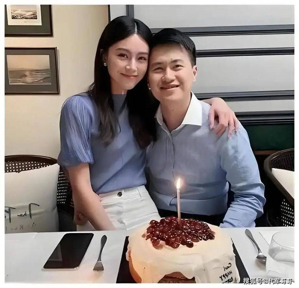 36岁文咏珊官宣产子男粉丝们又要哭了九游会真人游戏第一品牌嫁入豪门6年后(图7)