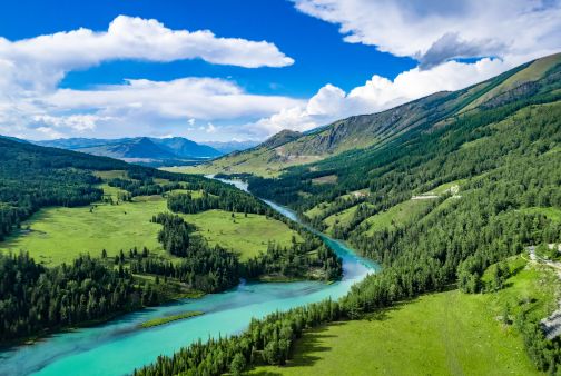 荐新疆金途沐光专注个性化行程规划。j9九