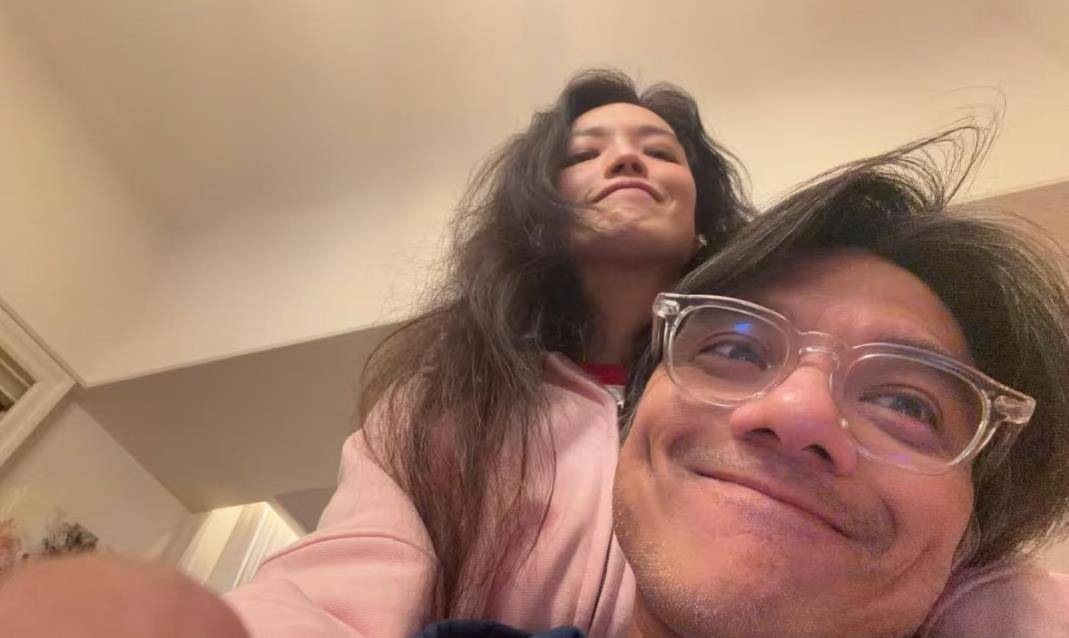 少女亲弟比她显老豪宅装修奢华冯德伦和岳父母互动亲密j9九游会网站入口舒淇大年初八晒全家福49岁状态如(图3)