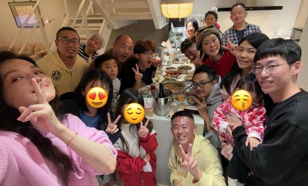 少女亲弟比她显老豪宅装修奢华冯德伦和岳父母互动亲密j9九游会网站入口舒淇大年初八晒全家福49岁状态如(图6)